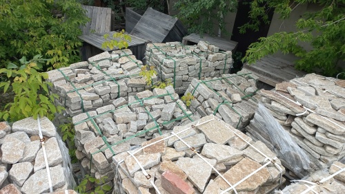 Плитняк гранитный галтованный купить в Бакале