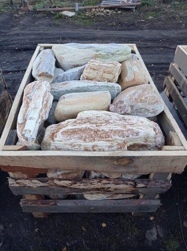 Златолит жёлтый, жёлто-зелёный глыбки и валуны для ланшафтного дизайна купить в Бакале