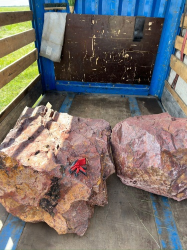 Ландшафтные глыбы красно-фиолетовые 200-1000 килограмм купить в Бакале