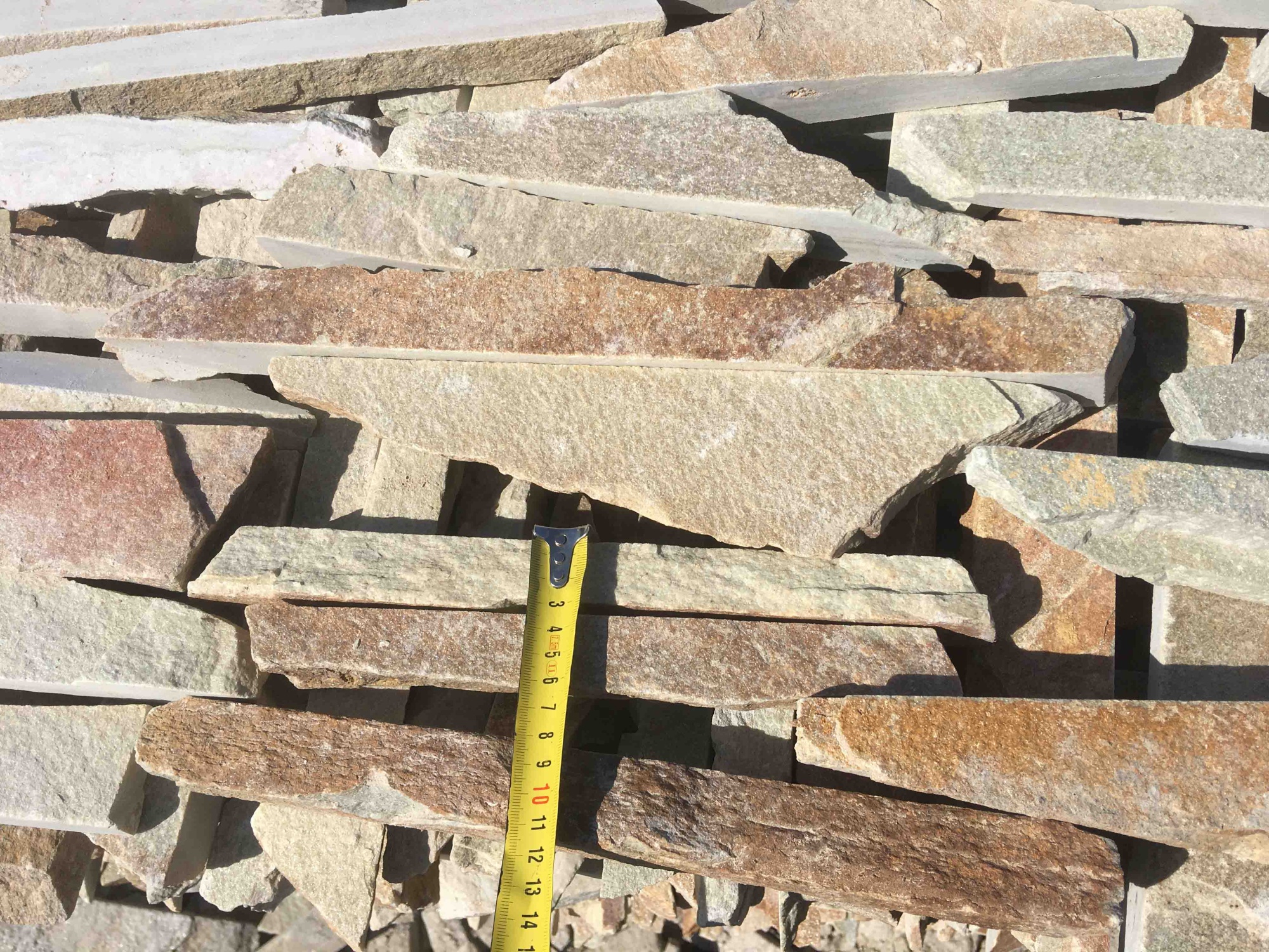 Горбушка златолит золотистый для облицовки купить в Бакале