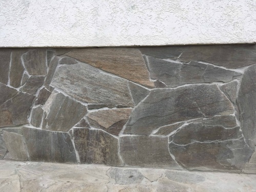 Плитняк златолит Уральский для цоколя, отмостки купить в Бакале