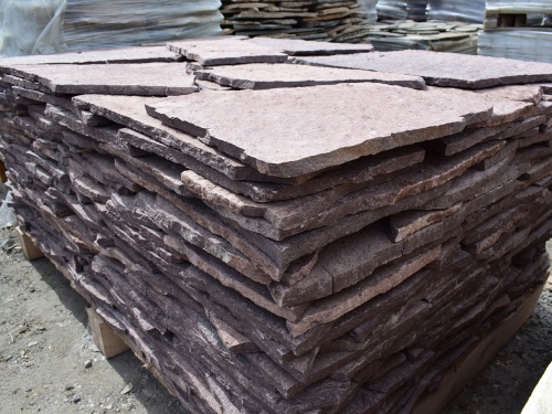 Плитняк лемезит бордовый для облицовки цоколя 20-25 мм  купить в Бакале