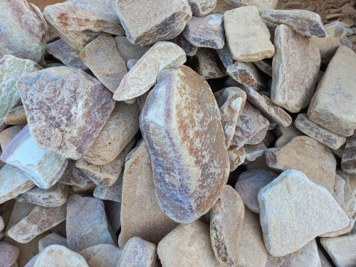 Златолит жёлтый, жёлто-зелёный глыбки и валуны для ланшафтного дизайна купить в Бакале