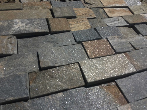 Плитка пилёная златолит Уральский для цоколя, отмостки купить в Бакале