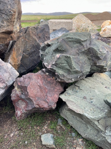 Камни для ландшафтного дизайна зелёные 10-60 килограмм купить в Бакале