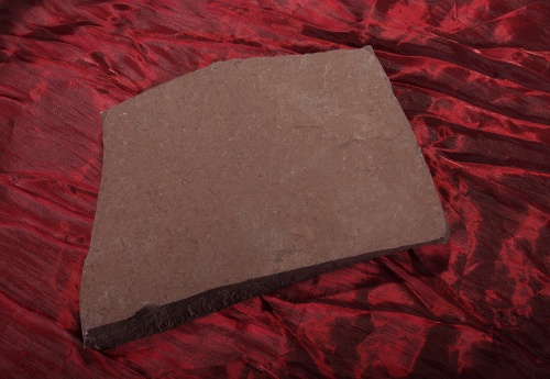 Плитняк лемезит бордовый для цоколя 1,5-2 см купить в Бакале