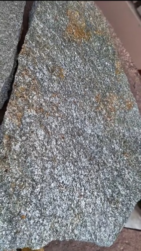 Плитняк златолит серебристый для цоколя, отмостки купить в Бакале