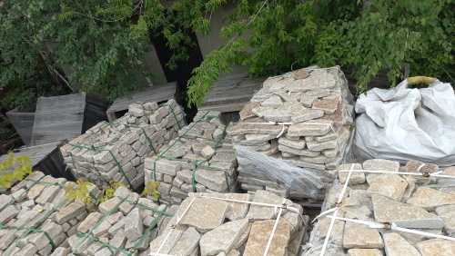 Гранитный плитняк галтованный для парковки купить в Бакале