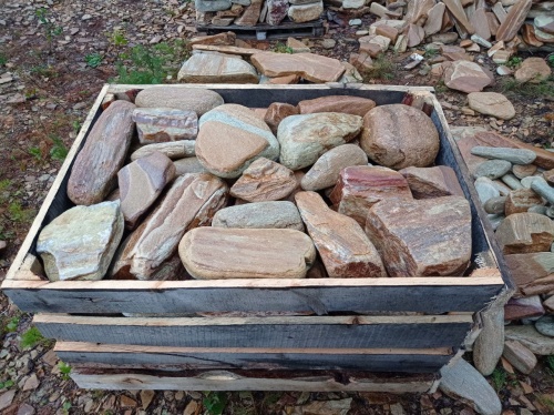 Златолит жёлтый, жёлто-зелёный глыбки и валуны для ланшафтного дизайна купить в Бакале