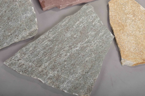 Плитняк златолит Уральский для цоколя, отмостки купить в Бакале