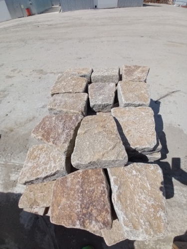 кострище из природного камня